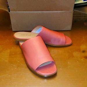 BRAND NEW Violet & Red Noelia Sandals